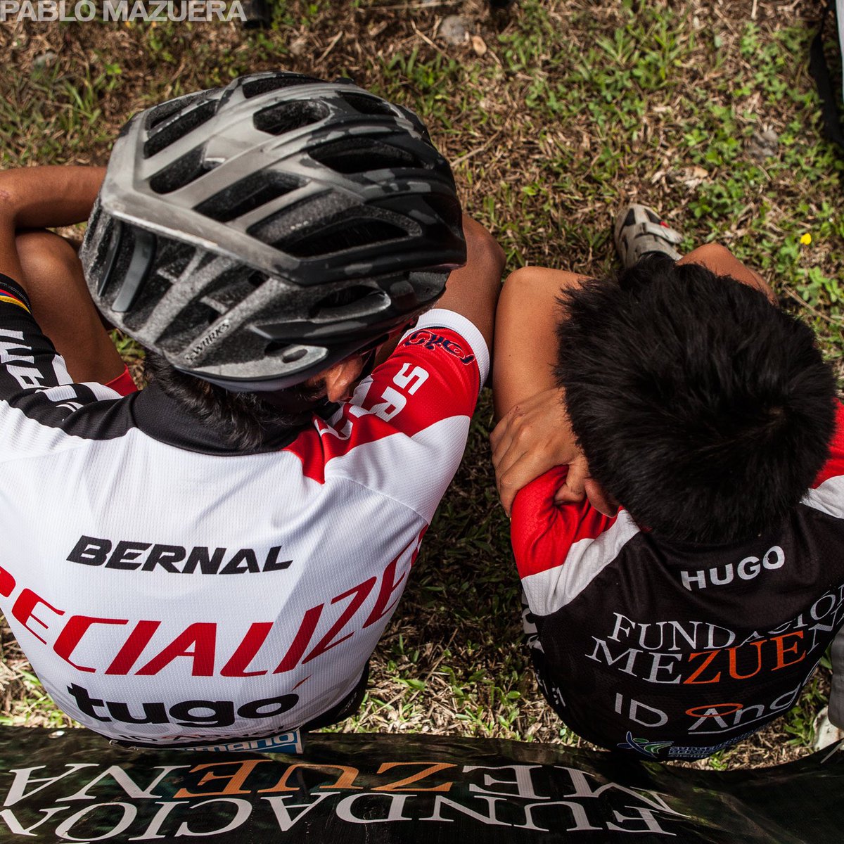 specializedtugo's tweet photo. #tbt con @Eganbernal y #hugorodriguez #elrapidorodriguez #fundacionmezuena @pablomezuena https://t.co/7T2Q6vfDgY