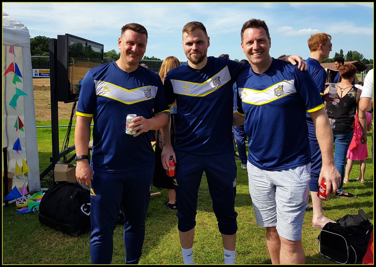 RocojaLimited's tweet photo. Make sure you follow 
@Celeb_FC
 #Celebrities &amp; #sports people - volunteering at #charity events all over the #UK.. For #charity / #player enquiries - info@celebfc.co.uk https://t.co/xP4PSqRKC3 Supported by #Rocoja https://t.co/CtSuMsJXEE