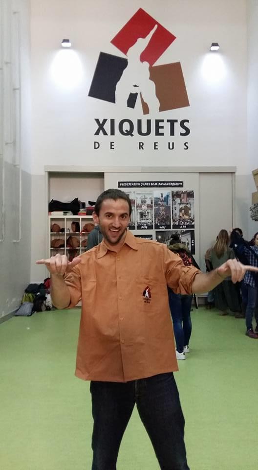 xiquets's tweet photo. Volem enviar una forta abraçada a tota la família i amics d'un exmembre de la nostra colla. Roger, que la terra et sigui lleu. https://t.co/kjlUmwmZJV