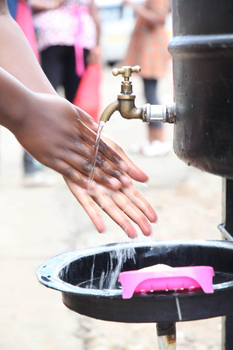 MathareF's tweet photo. As COVID 19 epidemic takes center stage globally, Mathare Foundation is using the power of photography to depict how people are observing World Health Organizations and Ministry of Health guidelines. #Lensational #Commonwealth #MathareFoundation #UNICEF https://t.co/UkDkAQpoRc