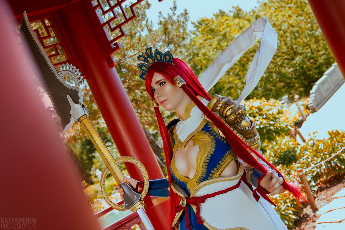 Have another new/old shot of my Erza Nakagami armor 😍 Katya is too sweet to edit new shots from our old sets for me! ♥️♥️♥️ Enjoy!

📷 by <a href="/omgzkatya/">Katya 😈📸</a>
Full cosplay done by me
#erzascarlet #FairyTail #cosplay 
.
<a href="/FUNimation/">Funimation</a> <a href="/hiro_mashima/">真島ヒロ</a>