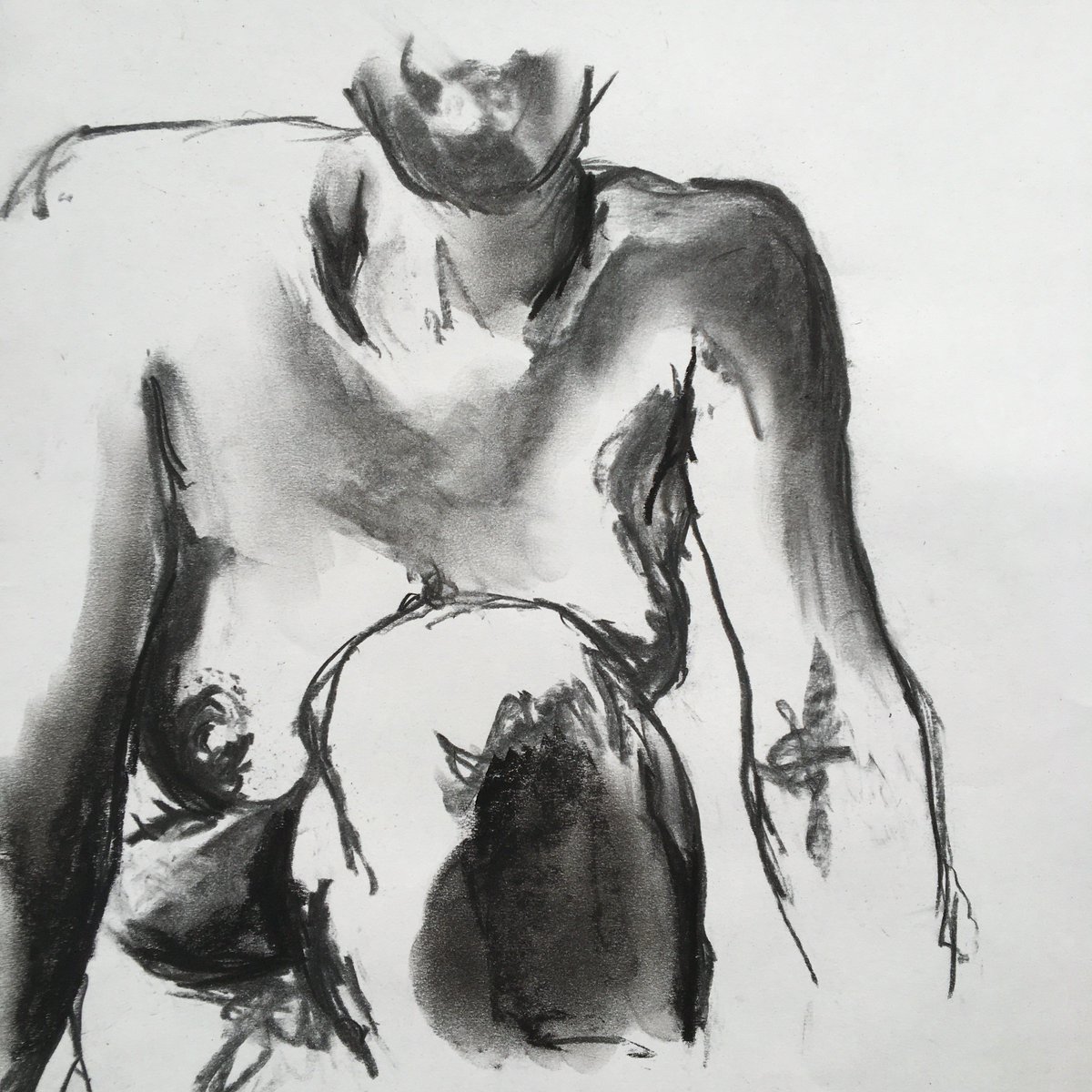 nickc22creative's tweet photo. Another great set of poses for our virtual life drawing class - and pleased to discover (basically it was sat on the shelf in front of me and I thought ‘why not?’) a new medium for some of the quicker poses... #art #nude #lifedrawing #UKLockdown https://t.co/WG0lKWmGVM