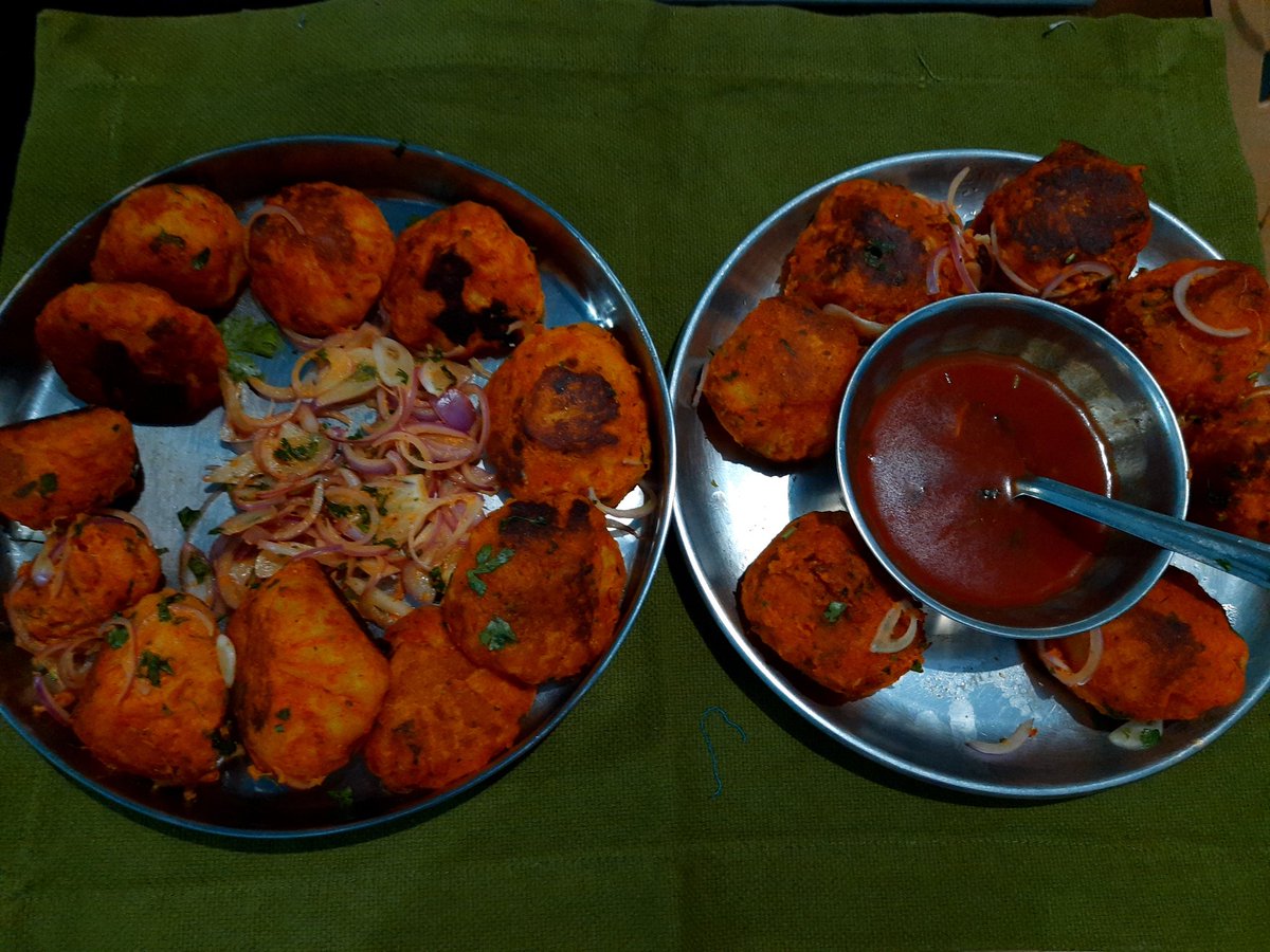 #FoodieTwitter #Tandoorimomos 
Made by my son