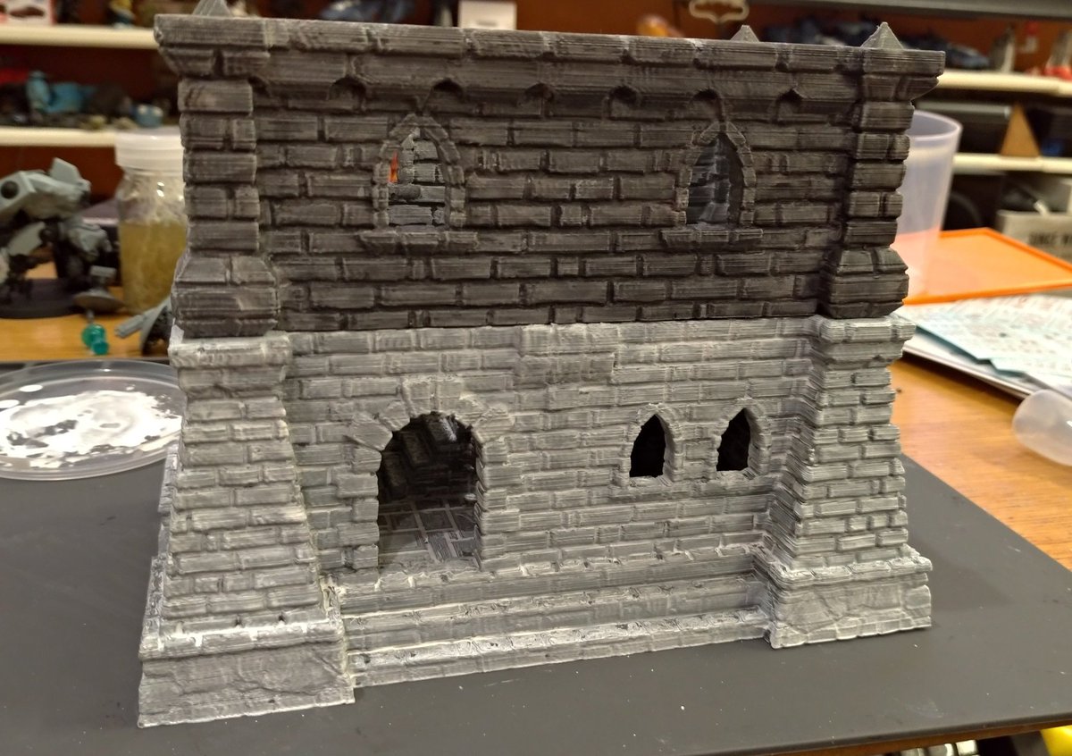 Takahiro Maeda 3dプリンターの積層も味となって良いですよね アクリル絵の具は自分が試した感じでは沢山塗るならセリアがダイソーより粒子気持ち細かくて青が鮮やかでおススメです