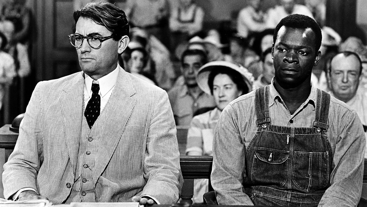 A narrativa do "white savior" se tornou muito popular durante a era dos direitos civis onde ativistas negros lutaram contra segregação racial nos Estados Unidos, os filmes no entanto, atribuíam essa luta a protagonistas brancos. Vale assistir "To Kill a Mockingbird (1962)"