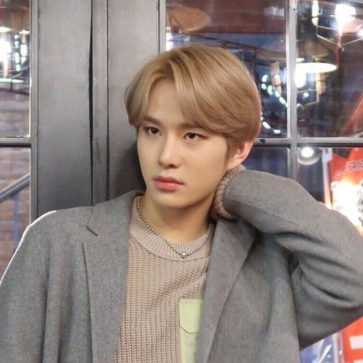 τζανγκγου: - το παιδί που λέει την προσευχή κάθε πρωί - παίρνω βαιμπς απουσιολογου αλλά από αυτούς που δεν χαρίζουν απουσίες γιατί τέτοιος είναι - ανοίγει μπροστά σου πακέτο με τσίχλες και δεν σου δίνει