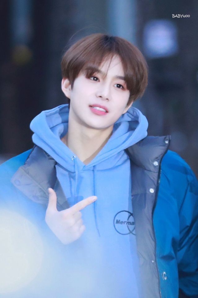 τζανγκγου: - το παιδί που λέει την προσευχή κάθε πρωί - παίρνω βαιμπς απουσιολογου αλλά από αυτούς που δεν χαρίζουν απουσίες γιατί τέτοιος είναι - ανοίγει μπροστά σου πακέτο με τσίχλες και δεν σου δίνει