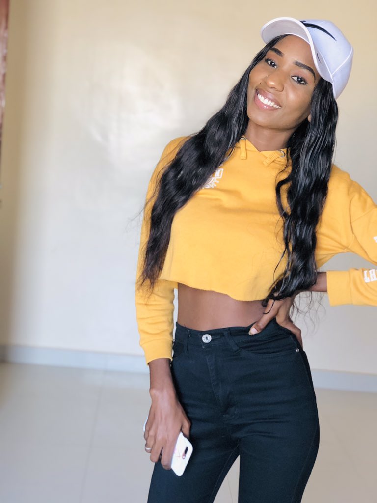 HadjaLala's tweet photo. Cc 😘 je suis nouvelle souhaiter moi la bienvenue 😌💯 https://t.co/Wy9lhOP0yl