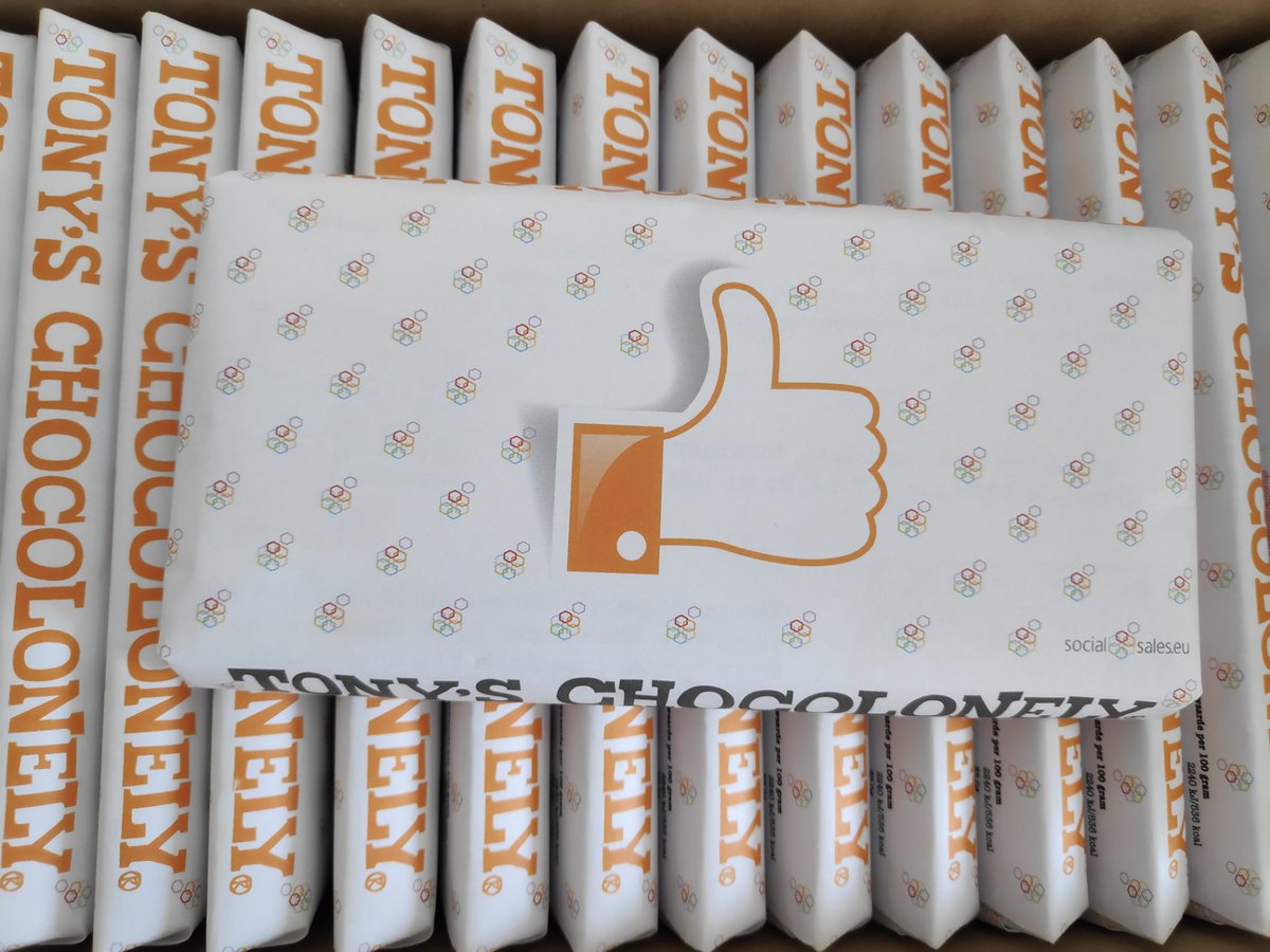 martijnrijk's tweet photo. Ligt deze heerlijke chocolade van @SocialSales_eu en @TonyChocolonely binnenkort bij jou op je werkplek?

#samenwerking #sharingiscaring https://t.co/MI0c4gPv7a