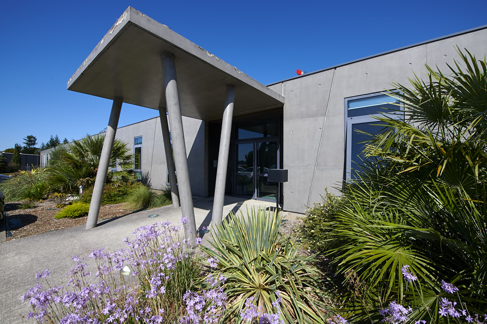 _archifactory_'s tweet photo. 📸 Découvrez ou redécouvrez le siège social de la société SRB Construction, basée dans le Morbihan (56) d'une surface de 1 258m². 

➡️ Pour consulter toutes les photos du projet : https://t.co/wWbkT2e3Xb

#agence #architecture #conception #siegesocial https://t.co/veXxKgyZHR