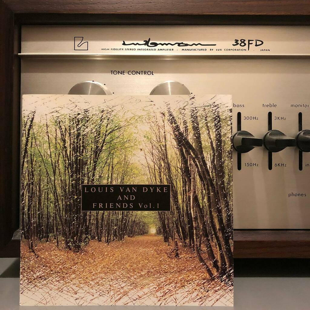 musicanossa's tweet photo. 引越し荷造り中の発掘品。オランダ国営放送の未発表音源集。演奏も録音状態も申し分のない、バブル末期の日本企画盤。 #nowplaying: Quickly Home / Louis Van Dyke & Friends - Vol.1 by Louis Van Dyke Trio & Dizzy Gillespie #louisvandijk #louisvandyke #rip https://t.co/c4eyKt5n8k https://t.co/CMp6fFRBeV