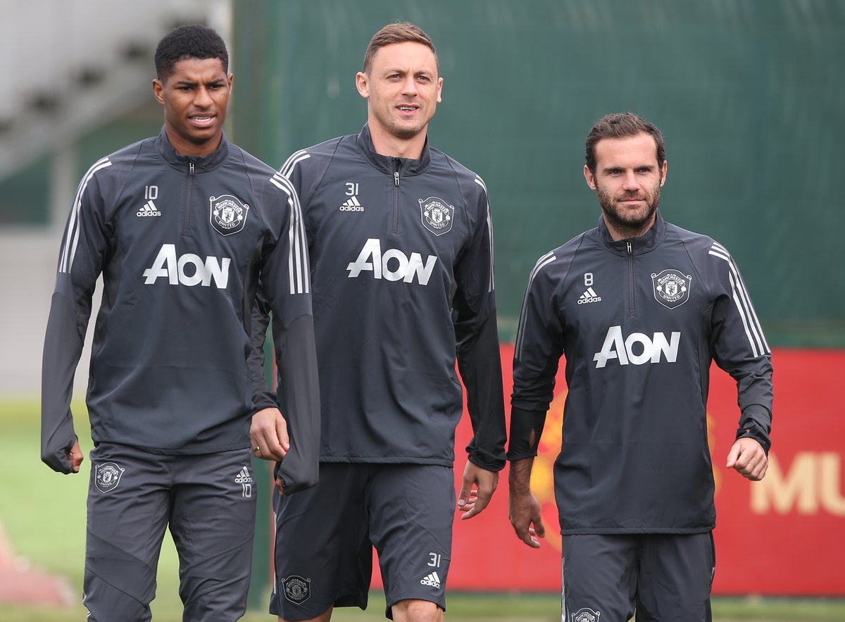 ManUtd's tweet photo. Anyone remember training pics? 😔 

#MUFC #ThrowbackThursday https://t.co/WKALflXaXb