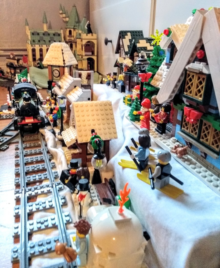 Right. Finished Legoland. Includes airport, tram, 3 train stations, Hogwarts, Xmas village and a KFC