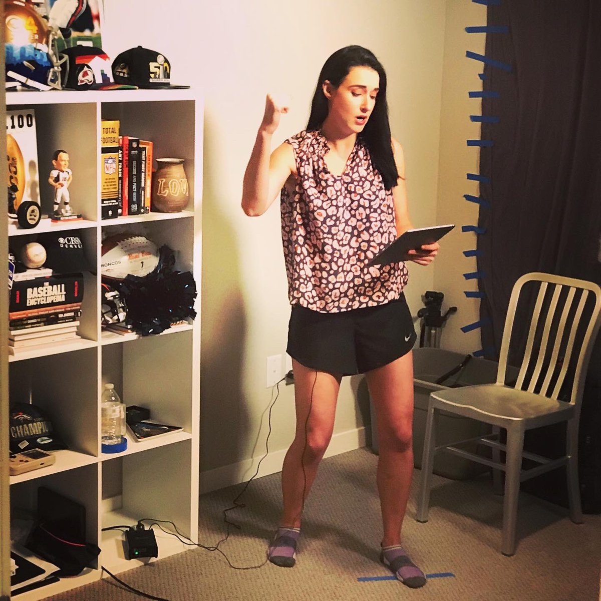 Romi_Bean's tweet photo. Tonight I willl be reporting in the field for the first time in I don’t know how long🤯. I’m excited to get out of my house ... but tbh I’m not thrilled to have to wear pants again 🤣. #stayathome #workmullet https://t.co/xm5iPyDeYh