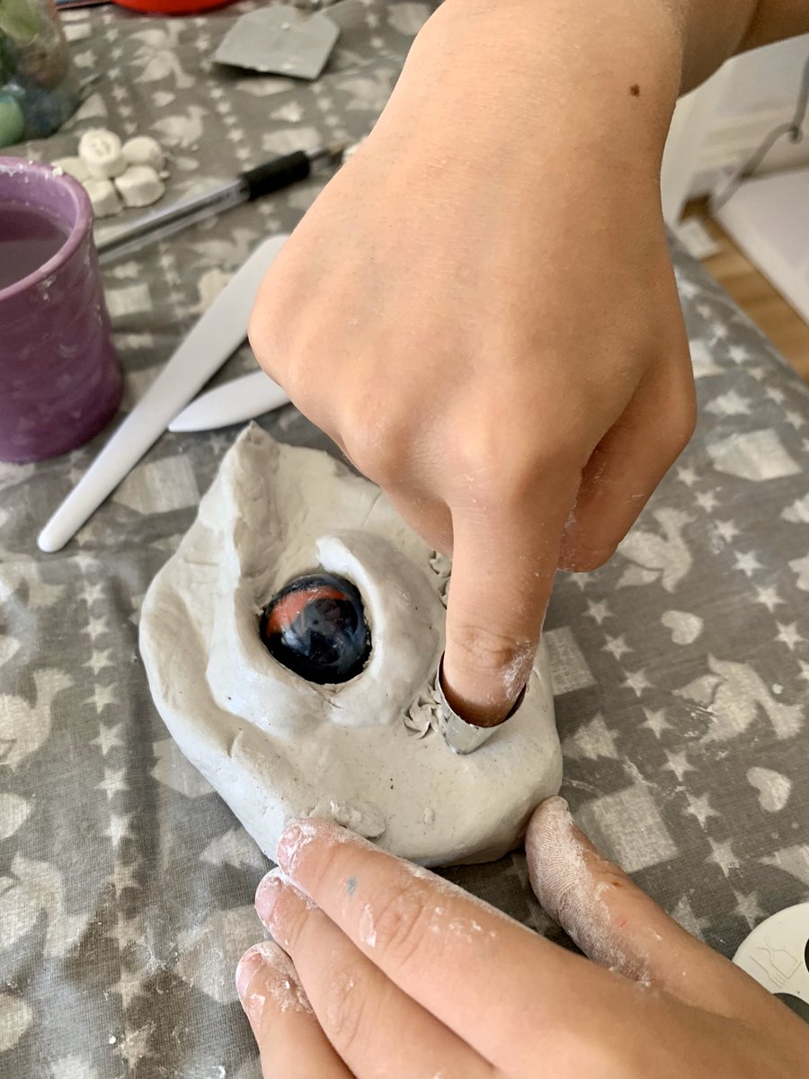 Hel_mart's tweet photo. A Dragon Eye for St George’s Day @Year4sunnybank #StGeorgesDay #Georgeandthedragon https://t.co/71iN0XWzdv
