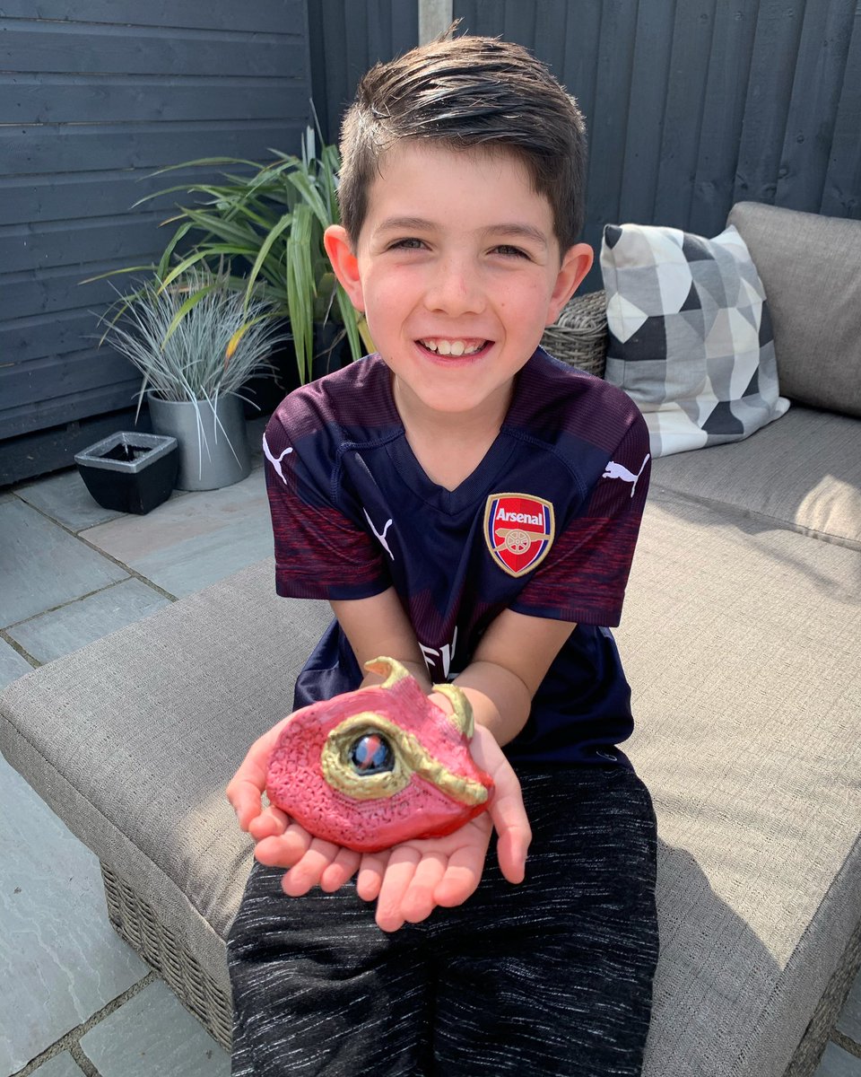 Hel_mart's tweet photo. A Dragon Eye for St George’s Day @Year4sunnybank #StGeorgesDay #Georgeandthedragon https://t.co/71iN0XWzdv