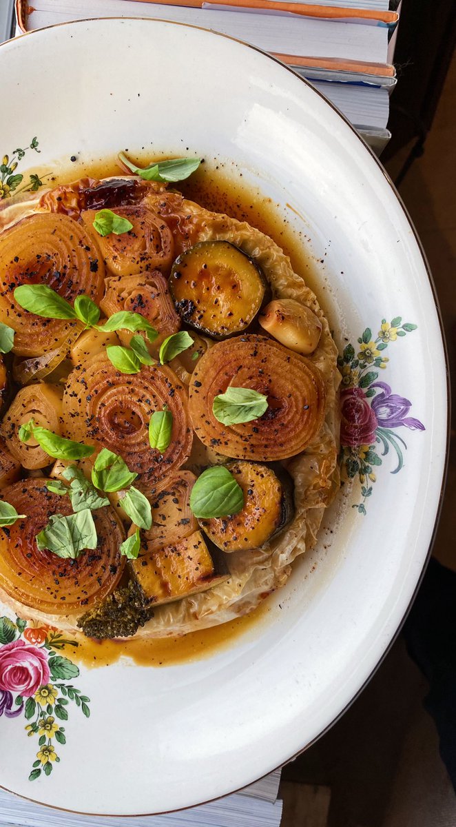 Onion &amp; leek tarte tatin <a href="/jamieoliver/">Jamie Oliver</a>