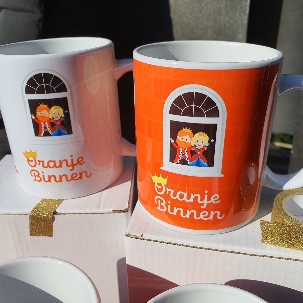 pixitpixit's tweet photo. Ook een oranje binnen mok? Leuk voor je ouders, grootouders? Maar de koning mag hem natuurlijk ook bestellen! #txtme 😉🧡 @koninklijkhuis https://t.co/1c7PVjkkN3