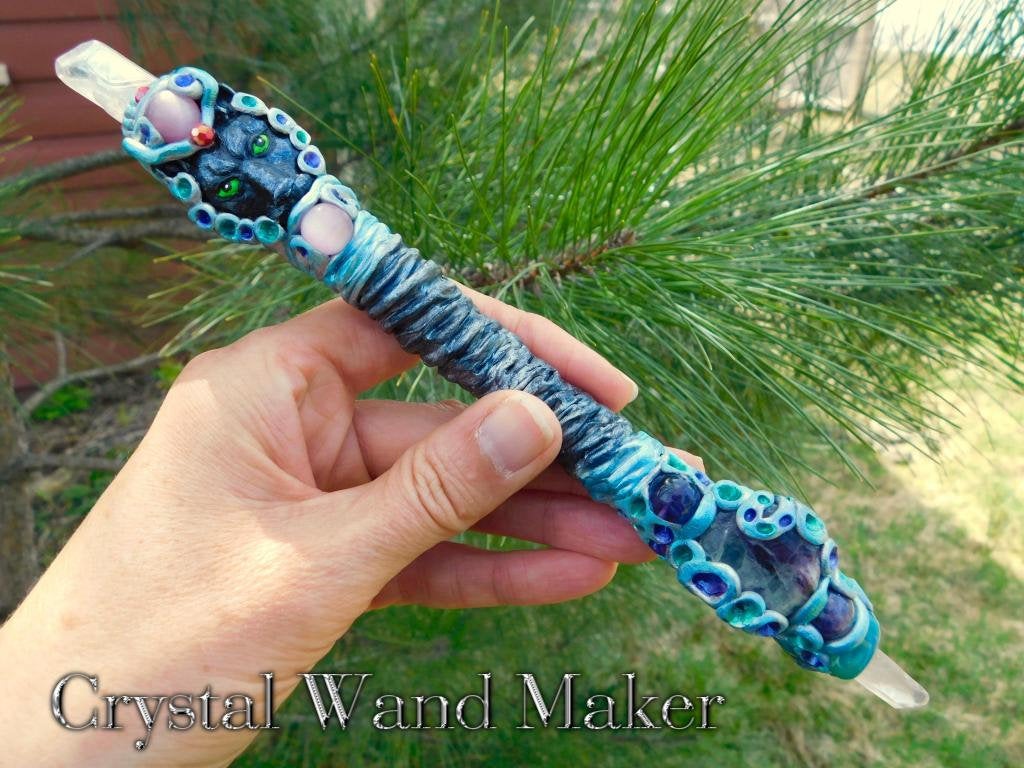Black Panther Totem Crystal Healing Wand available now! One of a kind and handmade. etsy.com/listing/797935…
#panther #blackpanther #crystalwands #wands #crystals