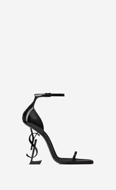 « Opyum » par Saint Laurent la sandale et l’escarpin .. les deux seuls modèle que vous connaissez .. elles sont extrêmement inconfortables MAIS très stables au contraire ce que que l’on pourrait croire