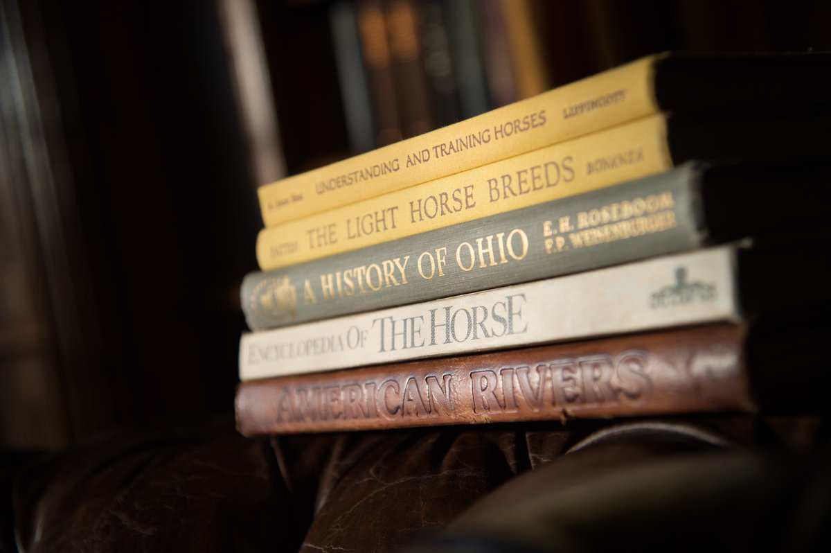 AlbemarleEstate's tweet photo. Stocked with volumes on Jefferson and American history, our Library Bar is the perfect spot to cozy up with a great book and a glass of wine. This #WorldBookDay, where is your favorite reading spot and what are you reading? https://t.co/6iCy0Bvs4x