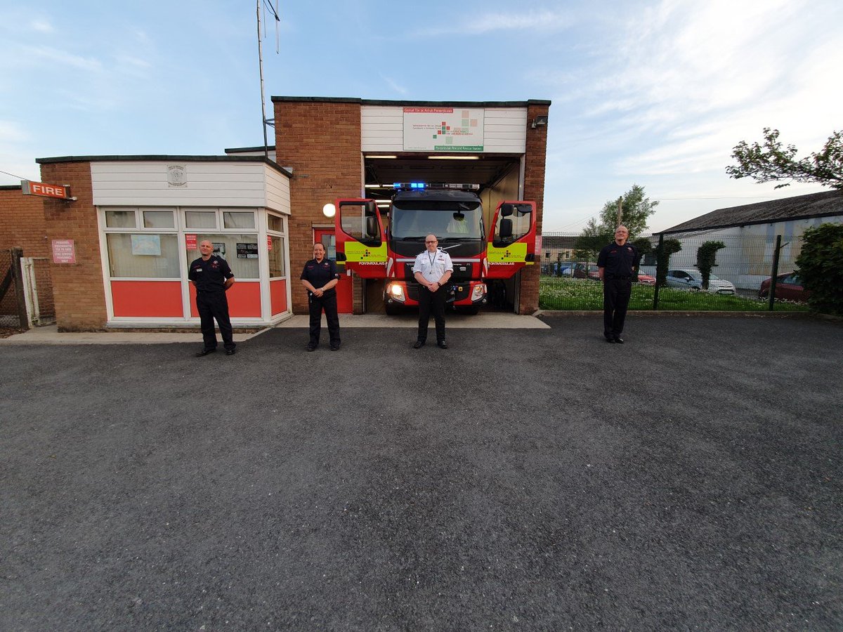 Pontarddulais Fire Station showing respect to NHS and to our fallen hero Gerallt Davies 6332 MBE from <a href="/WelshAmbulance/">Welsh Ambulance</a> Cwmbwrla <a href="/SJCSwanseaWest/">St John Ambulance Cymru Swansea West</a> @swanseamwwfrs <a href="/mawwfire/">Tân CGC / MAWW Fire</a>