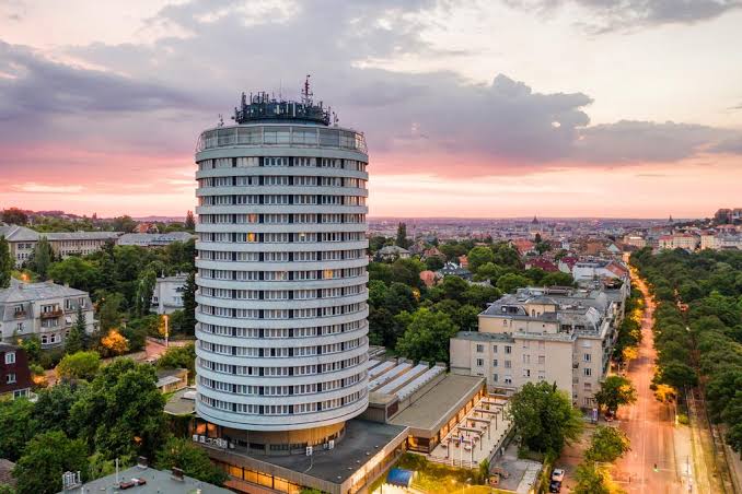 1969 #Hungary #Magyar 
'Hotel Budapest'
@DanubiusHotels