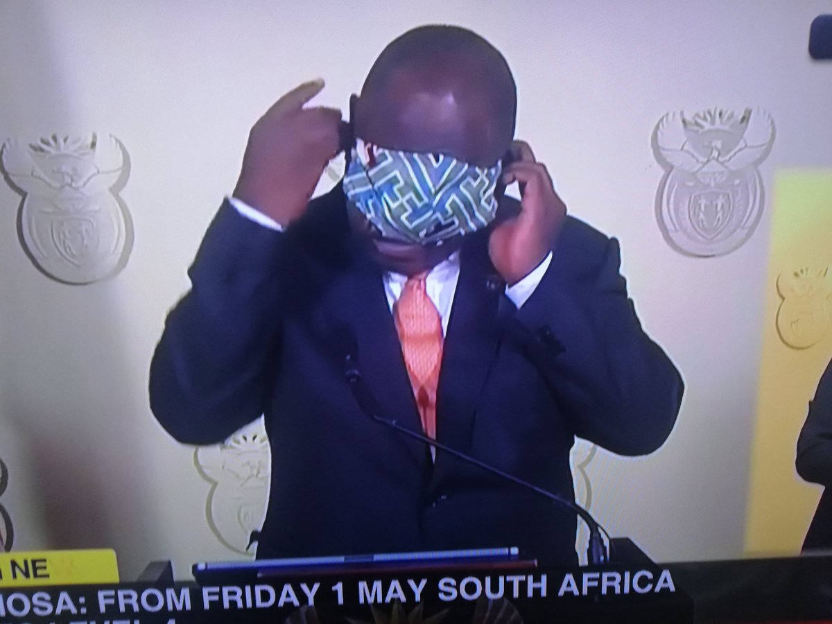 BaseIngo's tweet image. So siyaqhubeka sihlala emakhaya😩

#lockdownextension