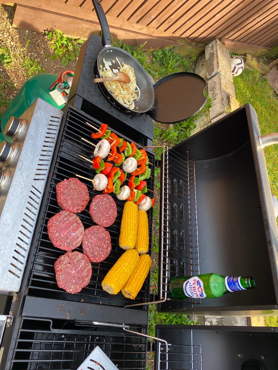 pp2811's tweet image. Spring nights #happydays #beernbbq#lay-z-spalay-z-dog#daxie