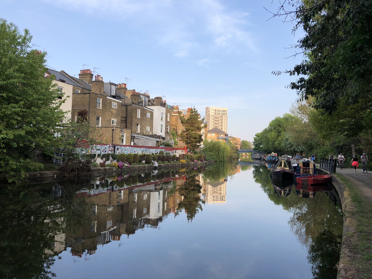 manigarmor's tweet image. My outside exercise today, running another 5.5km in this nice weather!!

I love that we’re having this amazing weather in London!! 💚❤️💙
#sunnyday #london #outsideexercise #londres #diasoleado #running #ukrunchat #5km #longrun #nike #strava #carreralarga