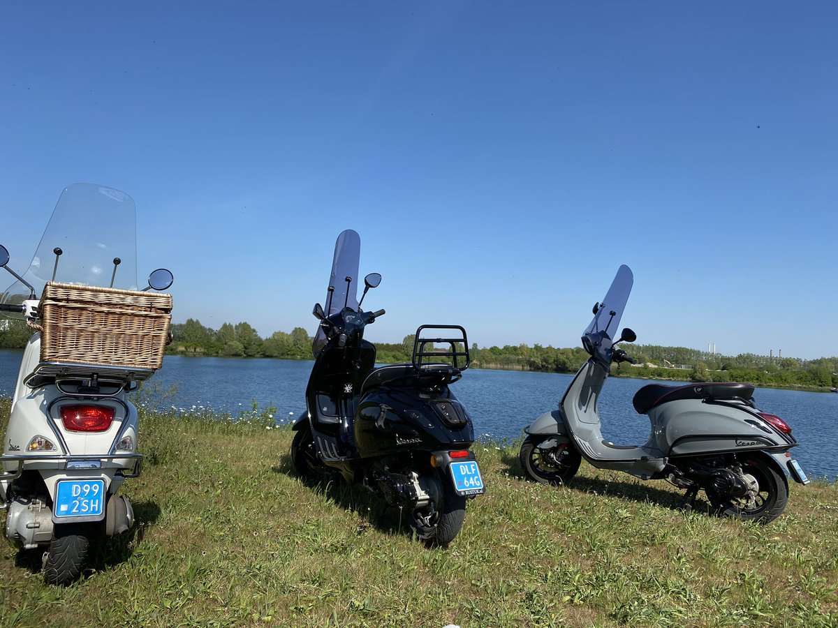 RianOspel's tweet photo. Scooteren met de vriendinnen op #gepaste afstand #liefdevoorlimburg @thorn https://t.co/46XRNH51xn