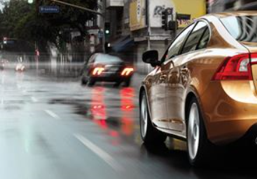 IIHS_autosafety's tweet photo. With V2V and V2X communication, the autonomous or semi-autonomous vehicles of the future could achieve even greater safety than the most attentive drivers. #safetyspectrum @autosinnovate https://t.co/qZ0Mn8WMNu https://t.co/BpAgjw16p8