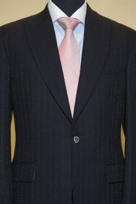 This suit features 9 PC's of 18 karat gold and diamond buttons and was sold to an unmentioned buyer for a party in central London.The suit was delivered in an armoured Range RoverThis suit will set you back for $102,000 (#36,720,000).