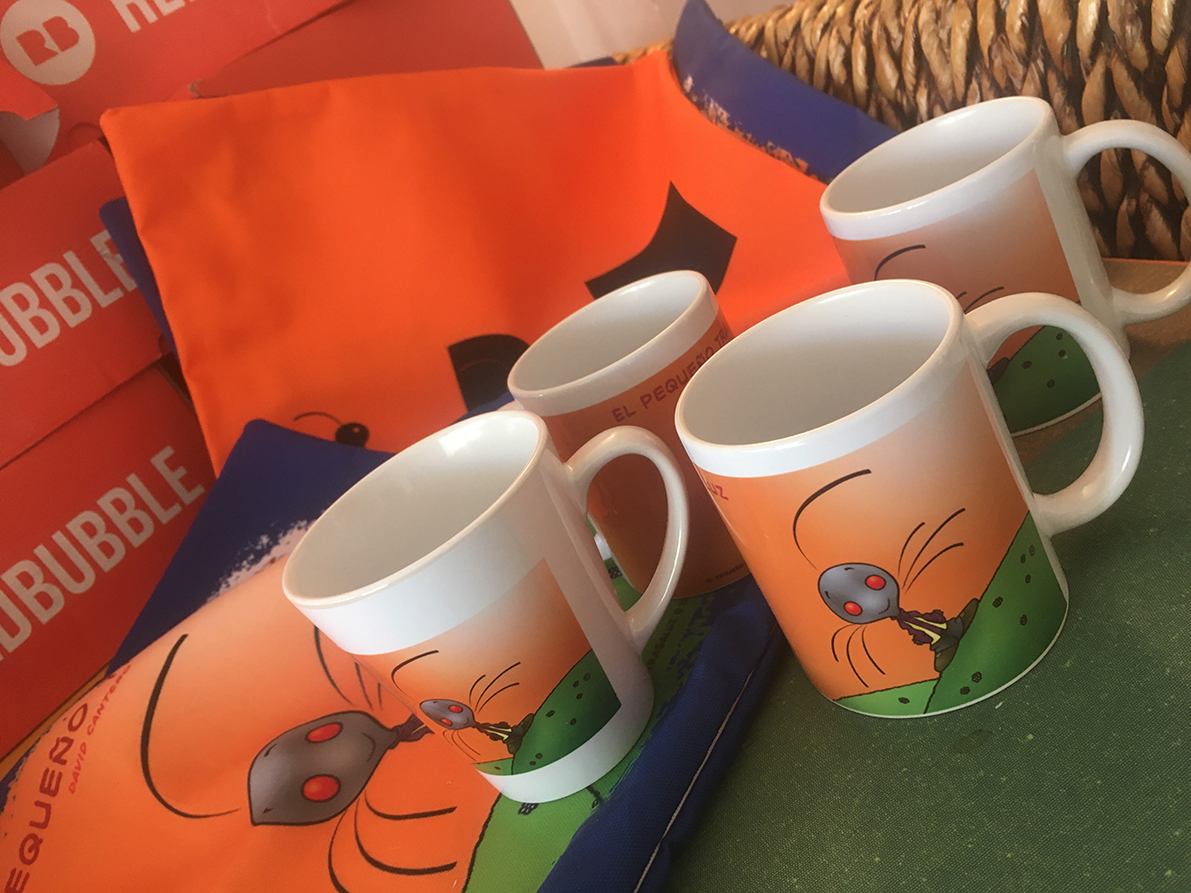 LaEditorial's tweet photo. Hola a todos!
Las tazas y cojines ya están aquí!!!
Solo nos faltan los cuentos!
Que, si todo va bien, llegarán la semana que viene!
Pronto llegarán a vuestras casas!
Un abrazo a todos y mucho animo!
David
https://t.co/mCuEnjUdFP https://t.co/jepIWEKJJH