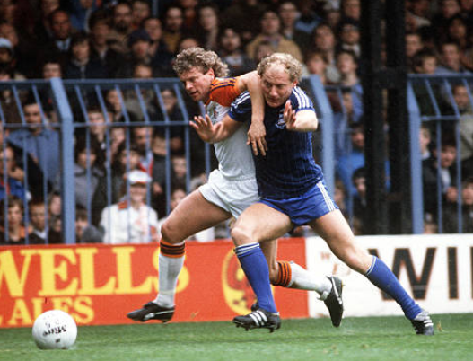 Kitman_Phil's tweet photo. Thursday's #TheyPlayedForDavidPleat post @lutontown So step forward #KirkStephens what player #Basher was for the club from '78 - '84 coming from Nuneaton Borough, known to David Pleat from his time there as a Manager earlier in his career @MichaelSaxby2 @rickyahill https://t.co/EDee38goPy