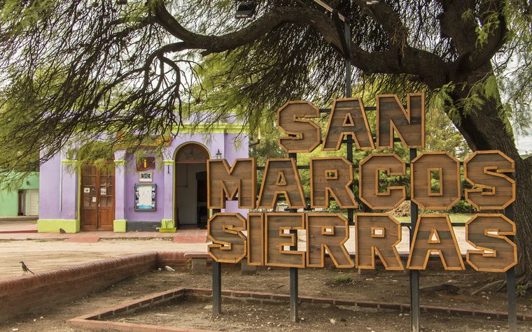 Municipalidad de San Marcos Sierras exige el pago de $150.000 a turistas españoles ow.ly/WyDP30qA9mW