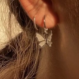 fufyfluffyy's tweet photo. Pls rt 🌈 แจกกกฉลองเปิดร้านใหม่ ✨ แจกต่างหูผีเสื้อสีเงิน 🦋  
รีทวิตนี้ + followร้าน แจกตอนของมาค้าบ 
ใครอยากได้ทักมาเลยนะคับ เปิดพรีอยู่น้า  
📦รอของ 7-15 วัน 
#สร้อยคอ #ต่างหู #สายฝอ #สร้อยสายฝอ #สร้อยคอเกาหลี #สร้อยข้อมือ https://t.co/aPZDyEUZyO