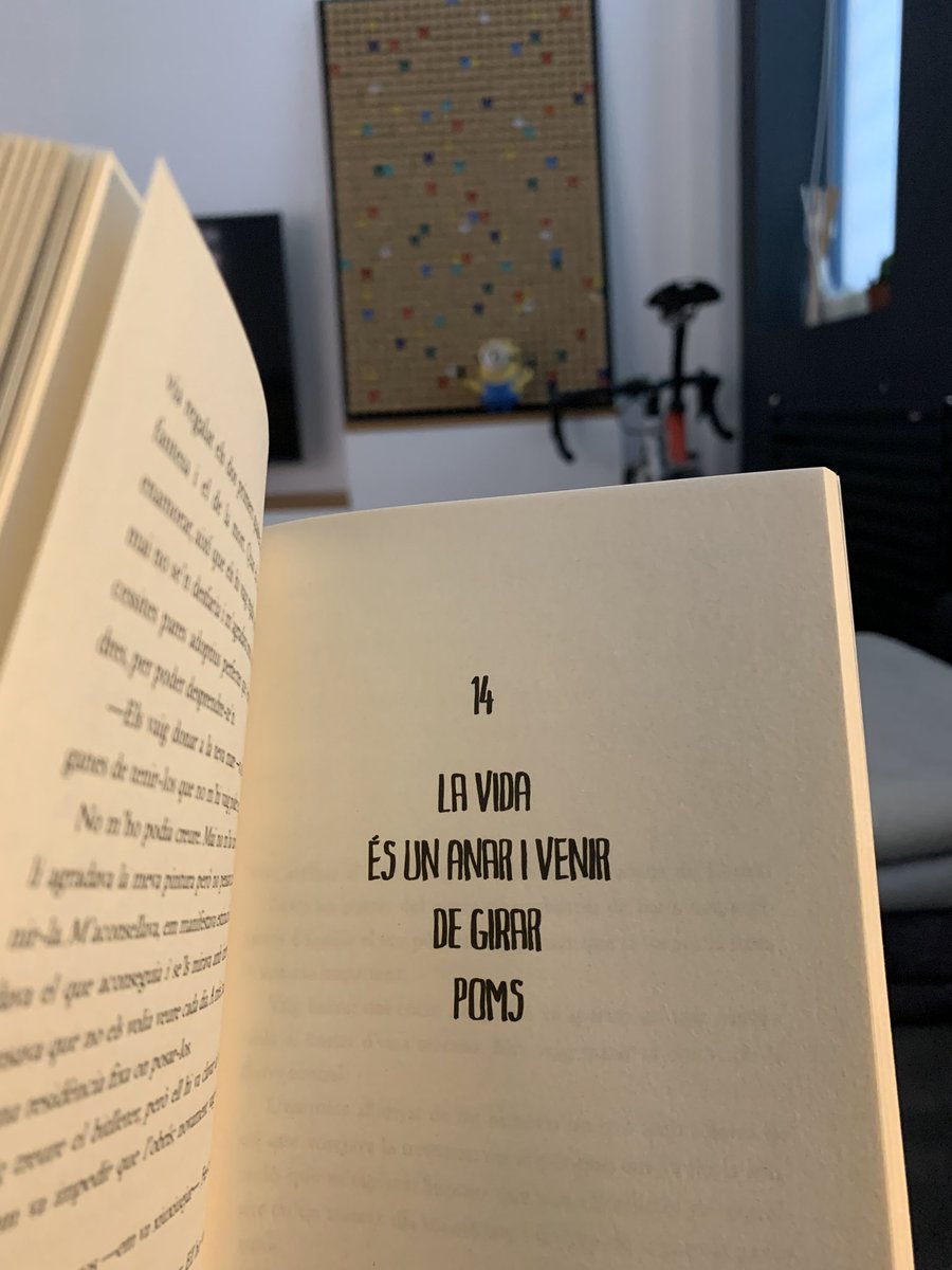 JudithBaldris's tweet photo. #SantJordi2020 #FeliçSantJordi
#StayHomw #Keepreading https://t.co/Is9BpXn9SO