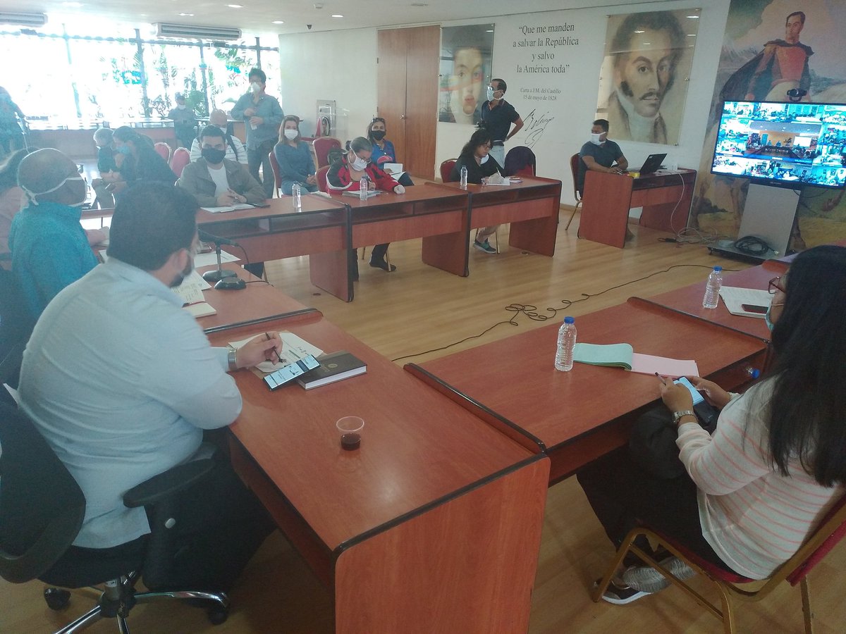 mineducacion_ve's tweet photo. AHORA Por instrucciones del Presidente @NicolasMaduro se realiza videoconferencia de trabajo conjunta con el @MPPEUVEN para evaluar el desarrollo de la educación a distancia en la cuarentena nacional. @familiaescuela_  @psuvaristobulo @CesarTrompizVEN
#ProtecciónAlPueblo https://t.co/ovDOimzRcJ