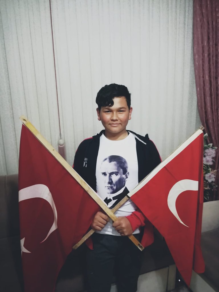 Kocaman bir aileyiz. Çocuklarımız🇹🇷👫🌺<a href="/tufekciyusuf/">Yusuf TÜFEKÇİ</a> <a href="/MemAnkara/">Ankara İl Millî Eğitim Müdürlüğü</a> @hmzaydg <a href="/TC_kkalevalilik/">Kırıkkale Valiliği</a> <a href="/kirikkalemem/">Kırıkkale Millî Eğitim Müdürlüğü</a> <a href="/ziyaselcuk/">Ziya Selçuk</a> <a href="/RTErdogan/">Recep Tayyip Erdoğan</a>