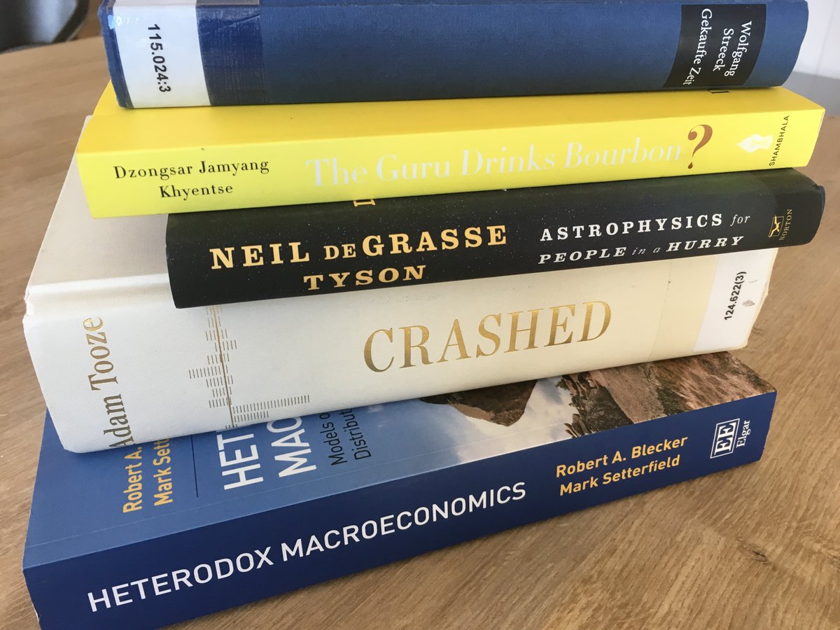 Thank you Lukas, a great show off initiative My 6 books, 6 people:+ Joan Robinson - Economic Philosophy...though Tooze and Streeck are done and have to return to the BuBa-Bib where they belong  @DanielObst  @hhinr  @LWallossek  @tobyarbo  @LauraPorak  @HannesVetter  https://twitter.com/HoffiLukas/status/1253299005397905408