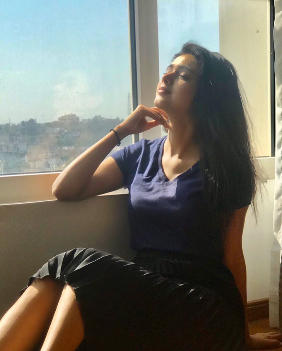 TheDudeFellow's tweet photo. Neha Solanki 🥰🥰 - 90ML fame https://t.co/v6L2dfIMLh