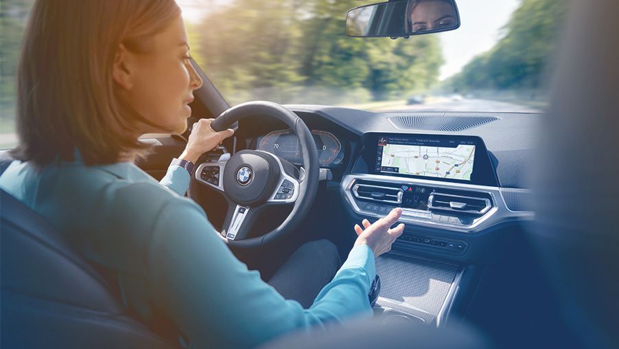 vincentsalimon's tweet photo. Ce soir dans #BMWInside venez suivre nos conseils sur la connectivité à bord de votre #BMW. #BMWConnectedDrive
RDV à 18h sur l'Instagram BMW France => https://t.co/lptDFbBdDe 
#RestezChezVous https://t.co/7H9KINXFYF