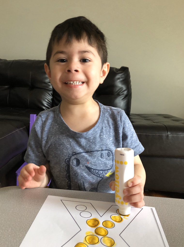 Stitch_2b2g's tweet photo. Elijah &amp; Alexander &amp; Charlotte working on their Letters “W &amp; X” &amp; Dot Art Worksheets 🧒🏻🧒🏻👧🏻 https://t.co/ATZGz0m15B