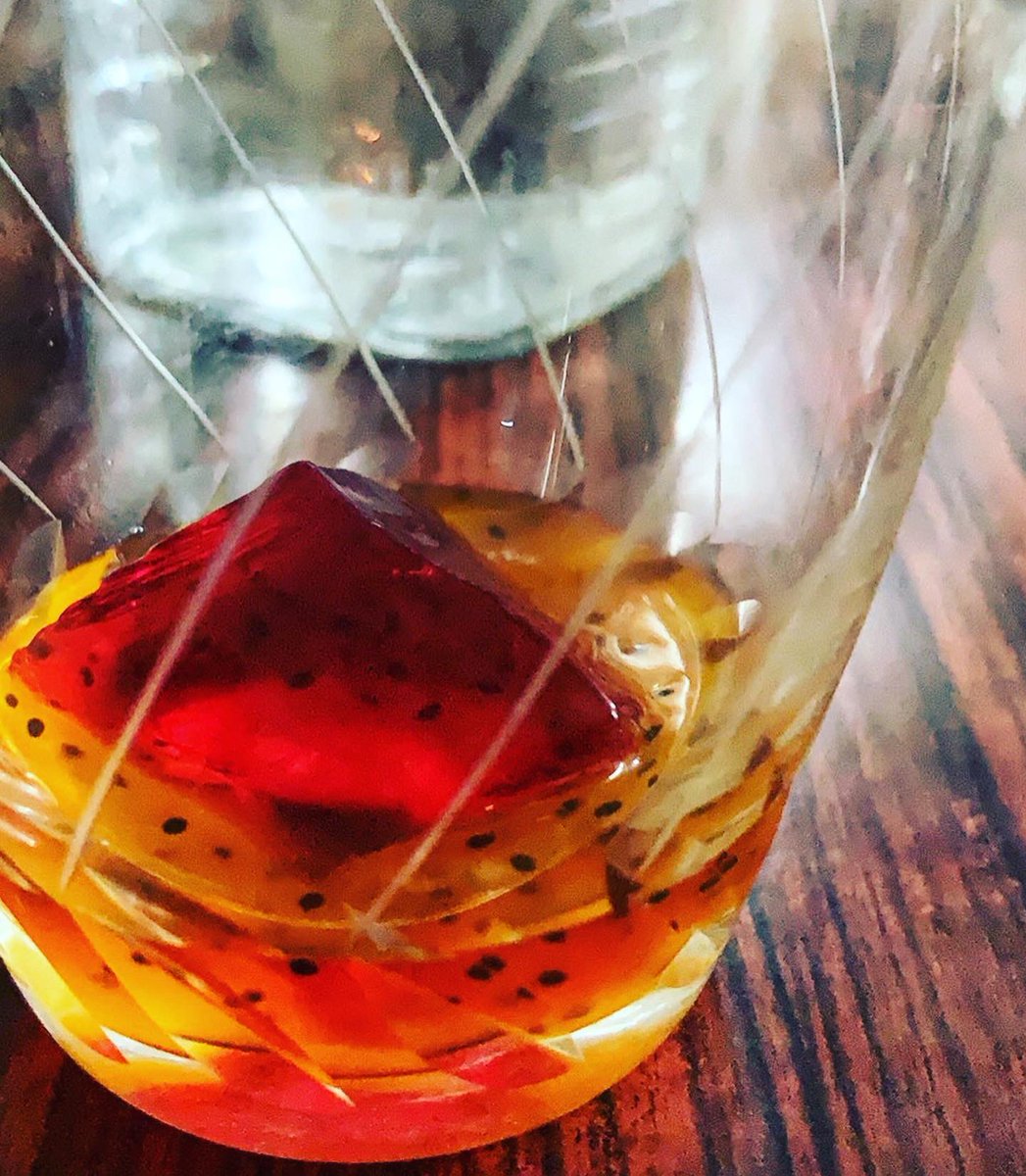 kitchnwtchngirl's tweet photo. Dreaming of cool Jello Nights with Ice cream
Made a fresh Passion fruit syrup with no added sugar #jello #puding #jelly #icecream #icecreamlover #sweettooth #jellodessert #passionfruitsyrup #homemadedesserts💓 #homecookingrocks #buzzfeeddesserts #buzzfeedfeed #nomnomnomdessert https://t.co/twkgB4jfUI