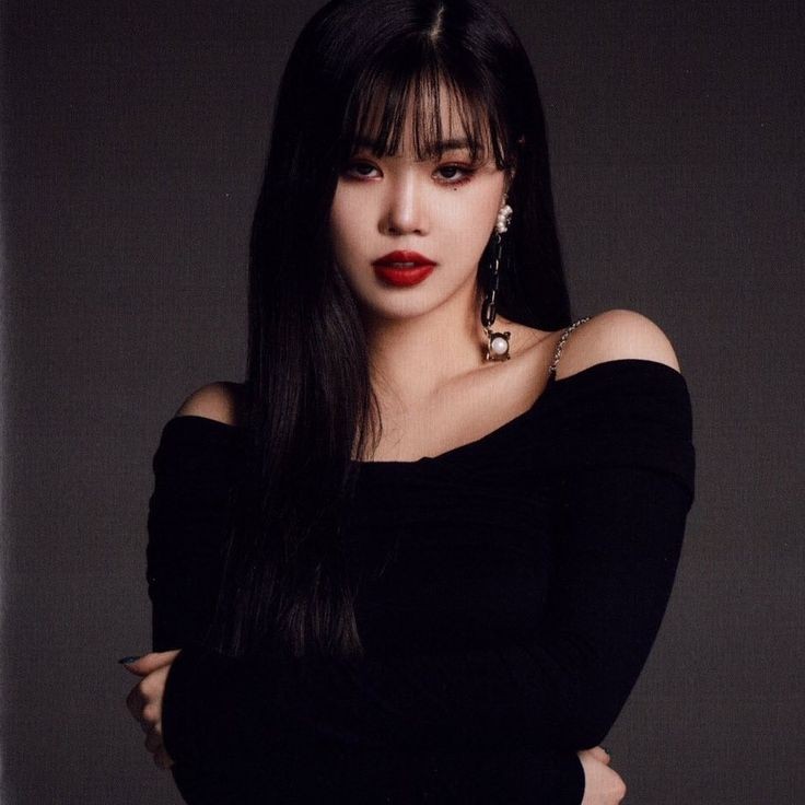fxfxr_'s tweet photo. — Anil Sirotos
— Fa ( 26 yrs. )

Now playing : 7rings – Ariana Grande

; Soojin of (g)i-dle
#IVN_C https://t.co/BhU45qcnY3