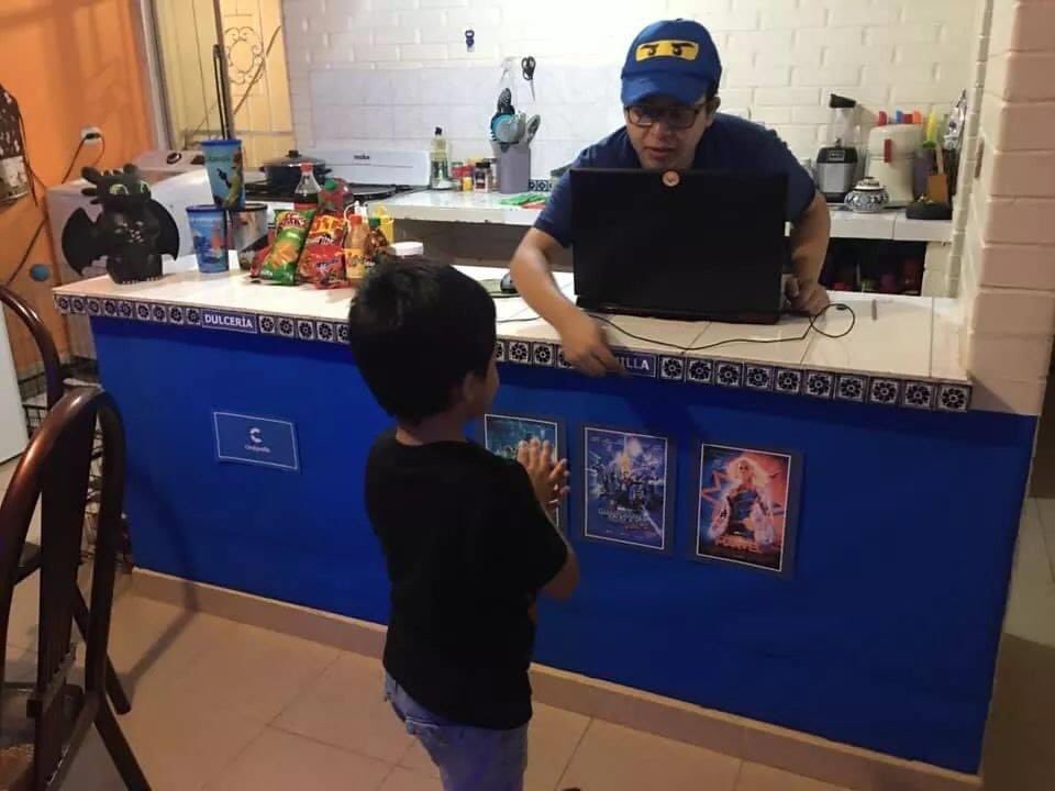 LuisValLe_A's tweet photo. -👦🏻Papi extraño ir a @Cinepolis 🥺

-👨🏻No te preocupes hijo!

🥇👏🏻👏🏻👏🏻👏🏻👏🏻👏🏻👏🏻👏🏻 https://t.co/iPWOWdV7ag
