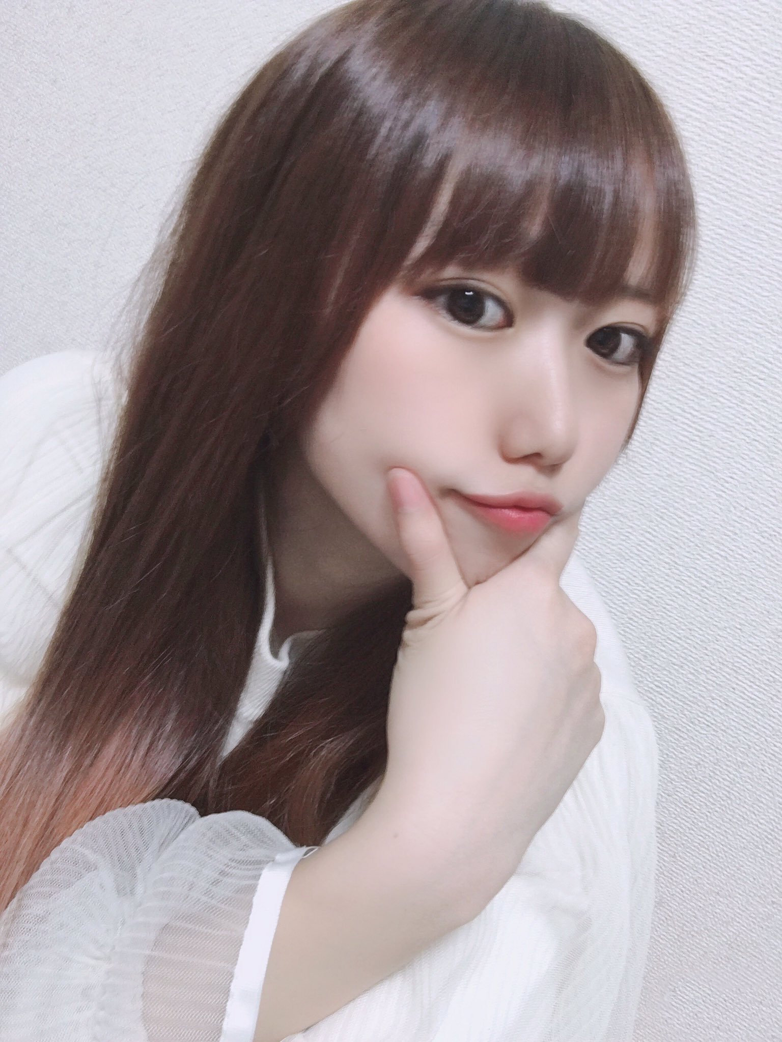 ばななおれ A Twitter すっぴんにリップだけ塗って加工アプリで撮った 社畜おれ です ばななおれ A Twitter すっぴんにリップだけ塗って加工アプリで撮った 社畜おれ です