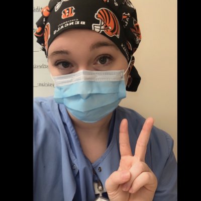 hannah_matt44's tweet image. Happy Draft Day! Representing my @Bengals from work!🧡🖤#WhoDey #1draftpick #Bengals
