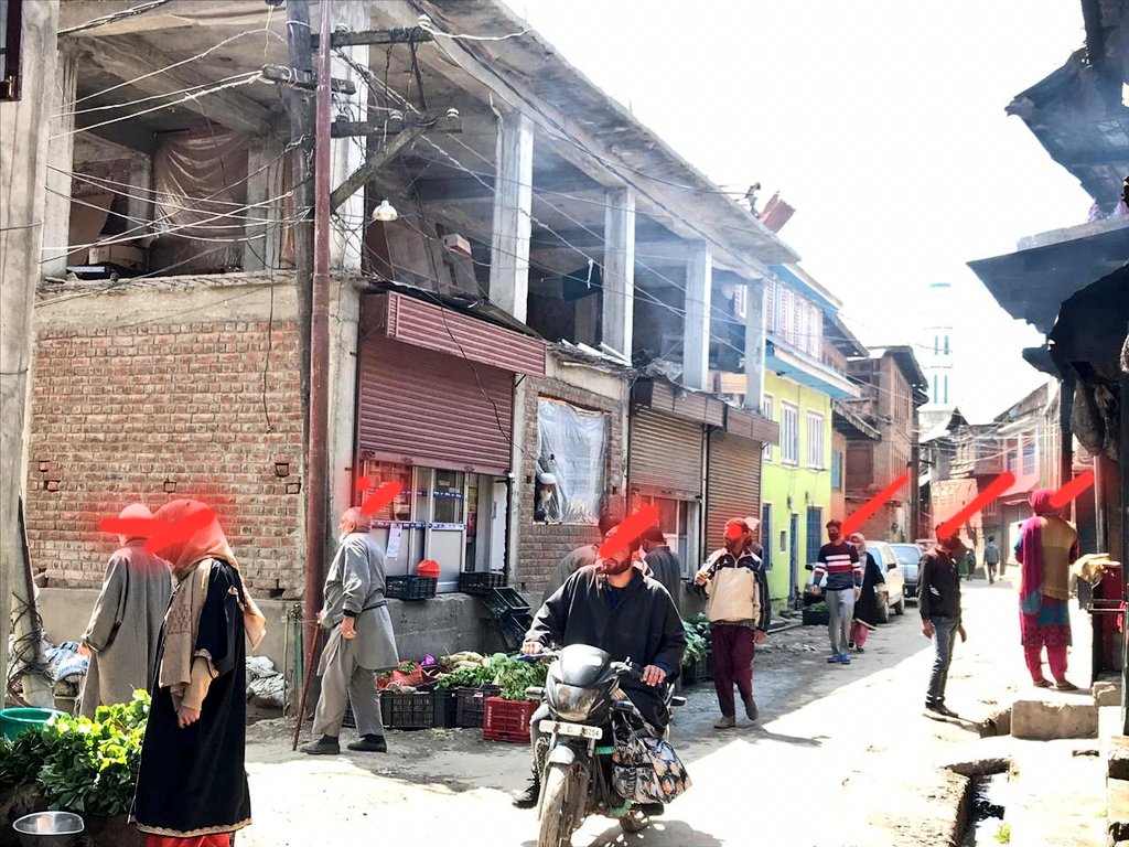 shopiankmr's tweet photo. The #COVID19 has brought the World to standstill but not places like these. Pictures (today) from Centre of Shopian town Malik Mohalla connecting Baba Mohalla. Nothing Like #COVID19 exists. This is completely being an irresponsible & selfish.
#SaveShopian
#KhudaRah🙏🙏🙏🙏 https://t.co/nNSvA4dQVT